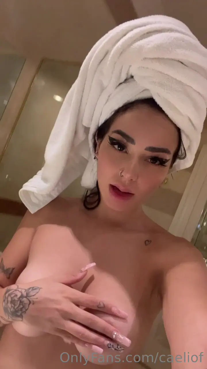 Los Videos Filtrados de Caelike Desnuda