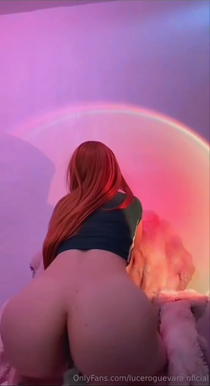 Chaparrita Linda Quitandose el Calzon Quedando Desnuda