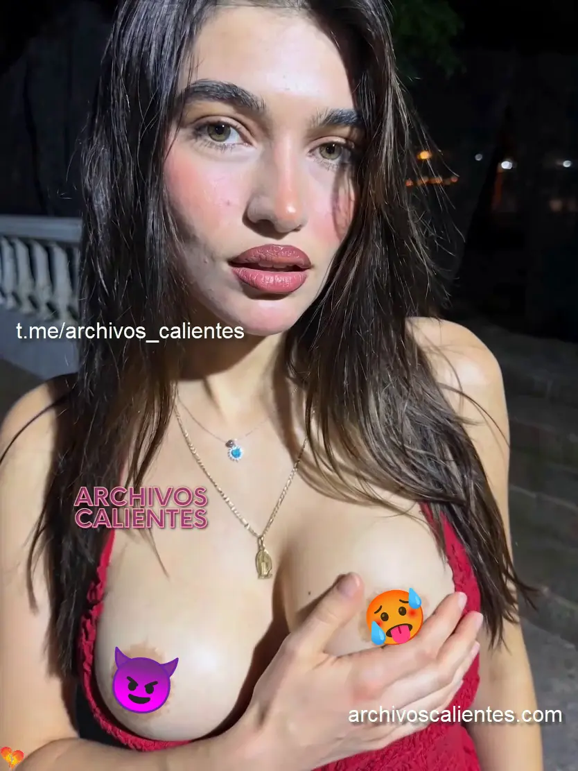 Video Porno de Dua Lupita Mostrando las Tetas