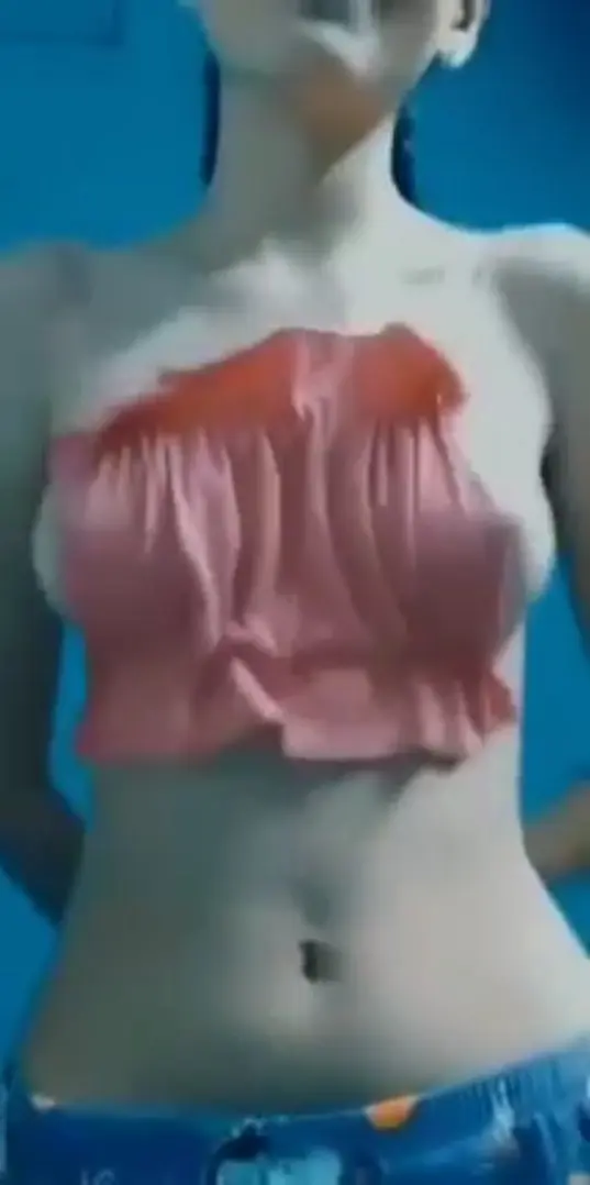 Las Tetas de Ivania Merino en Top Rosa